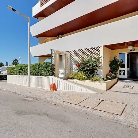 Apartment Albufeira Concept With Pool By Homing Guia (Faro)